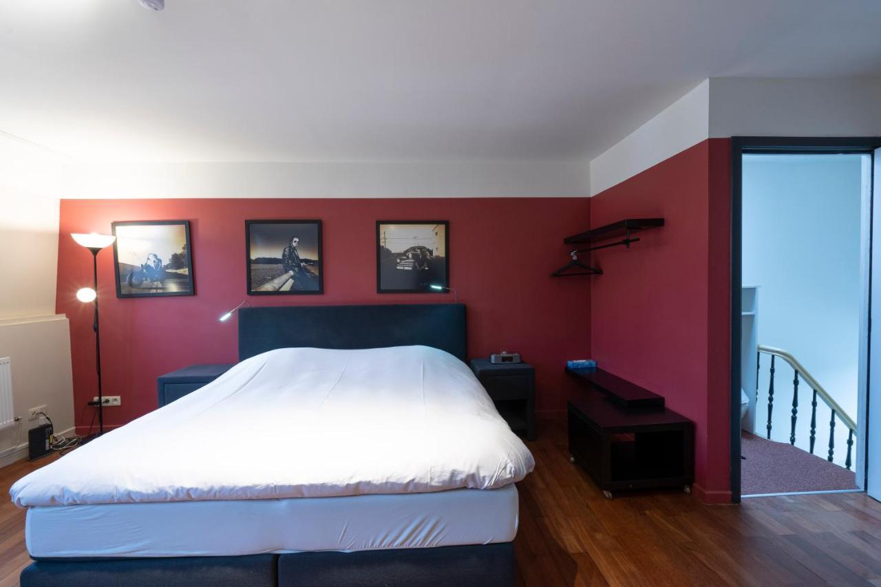 Because The Night City Lodge Amberes Exterior foto