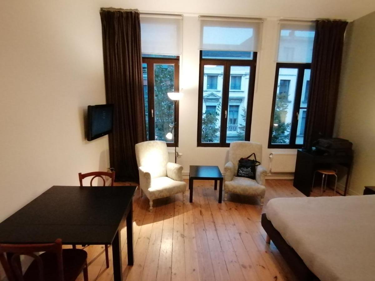 Because The Night City Lodge Amberes Exterior foto